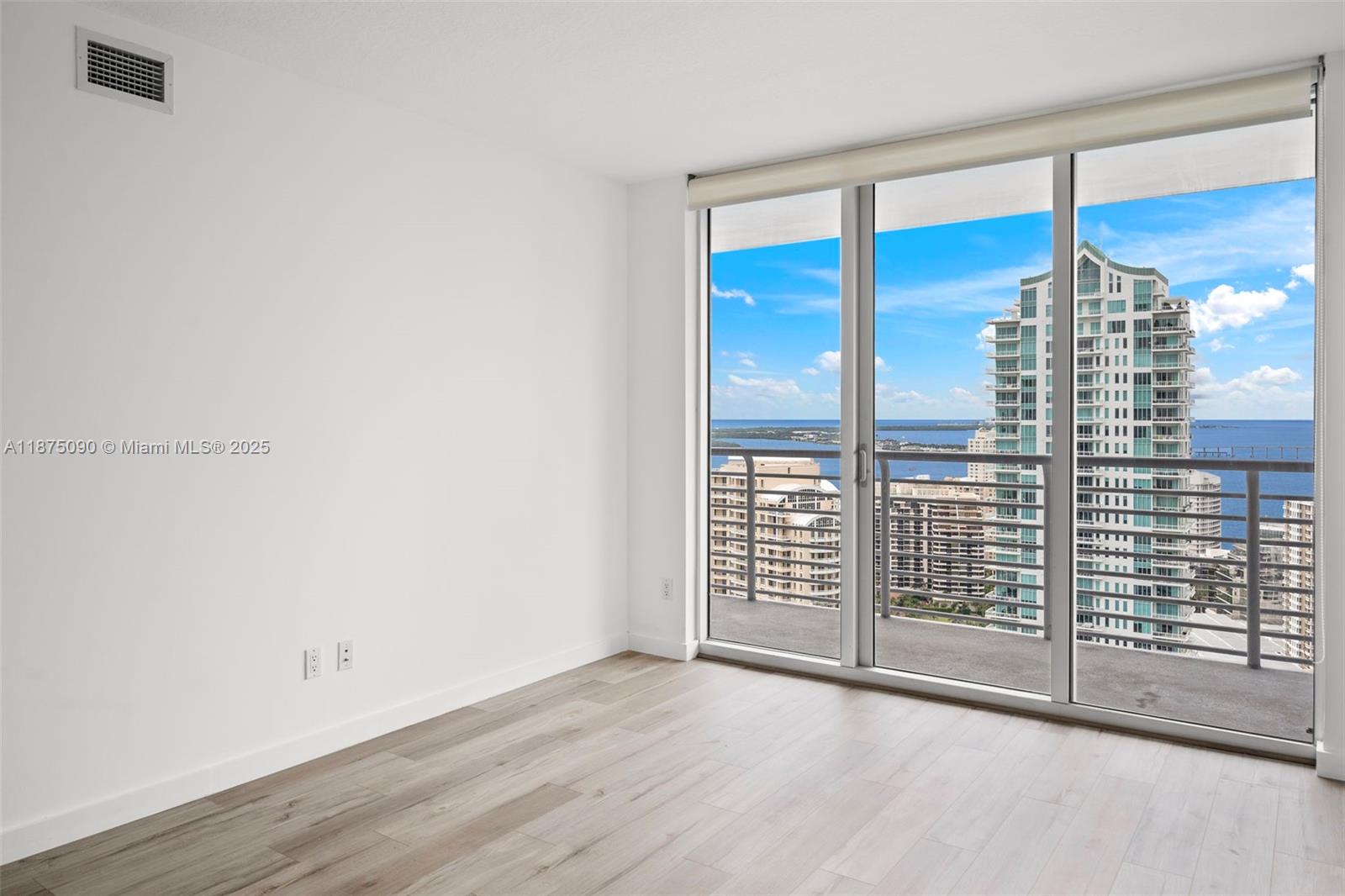 325 S Biscayne Blvd #3819, Miami FL 33131