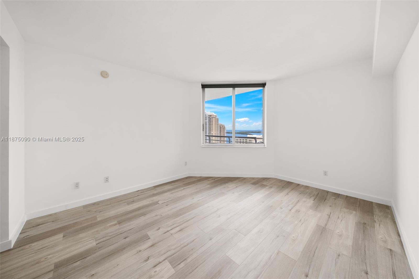 325 S Biscayne Blvd #3819, Miami FL 33131