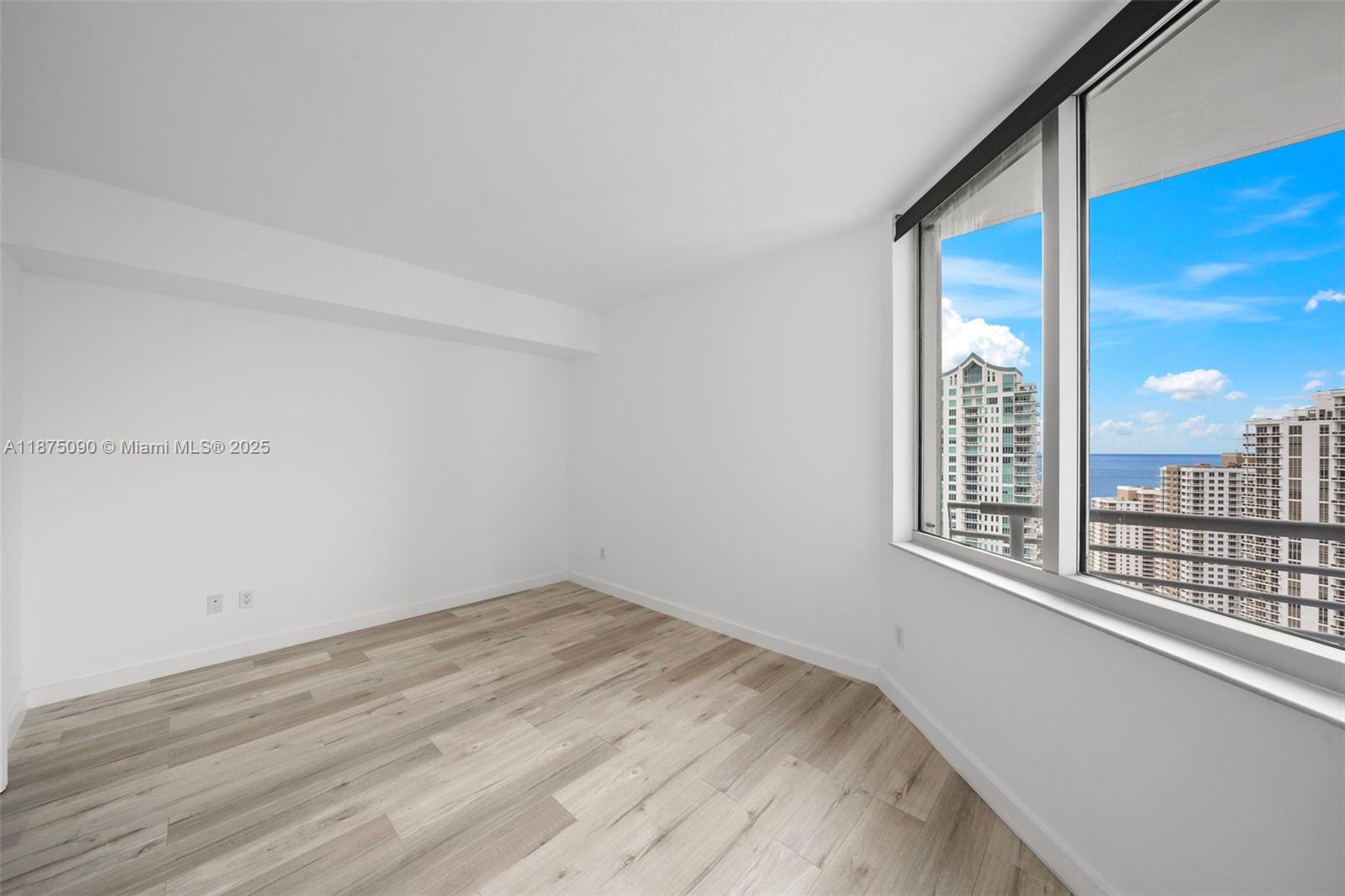 325 S Biscayne Blvd #3819, Miami FL 33131