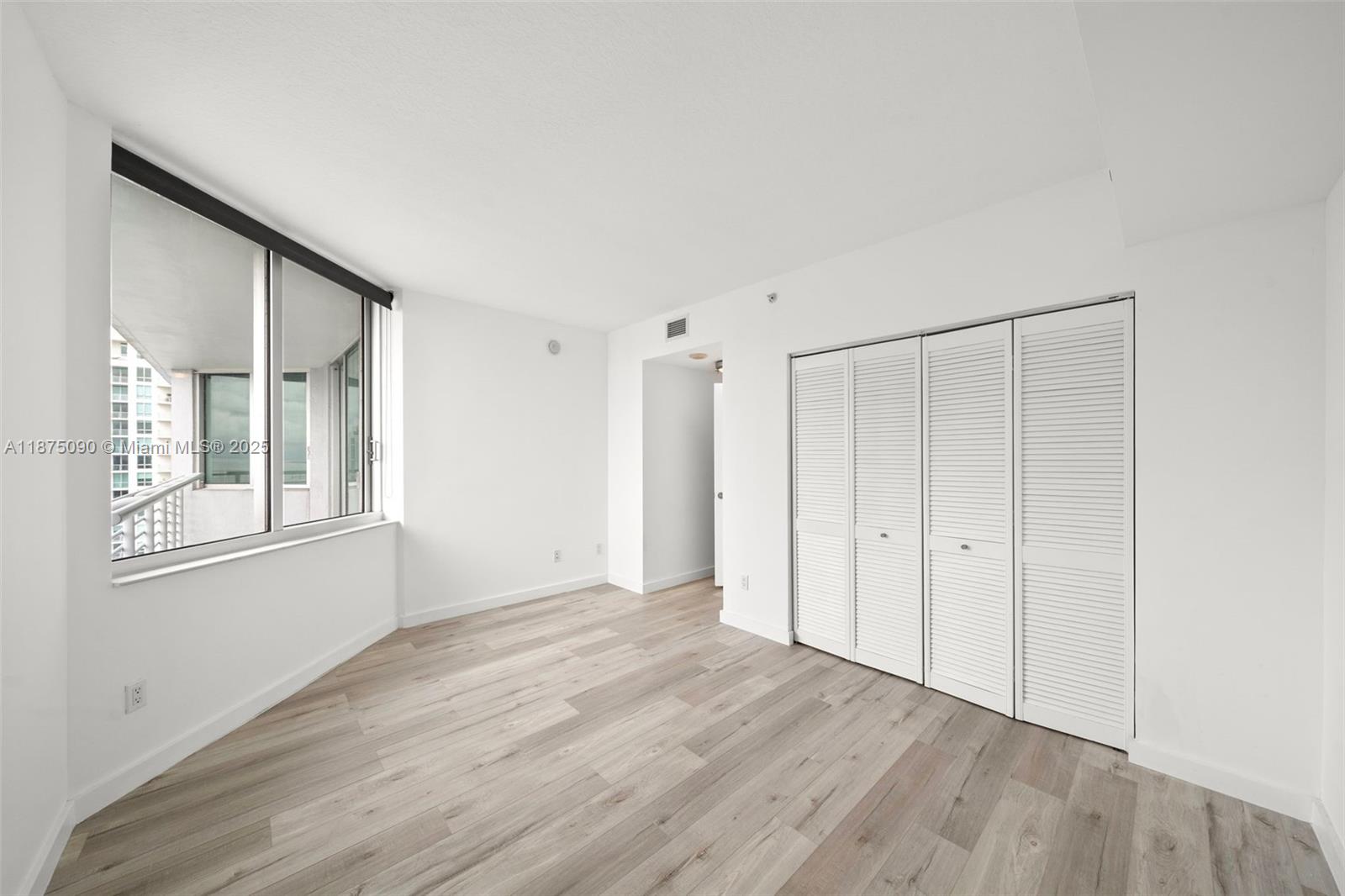 325 S Biscayne Blvd #3819, Miami FL 33131