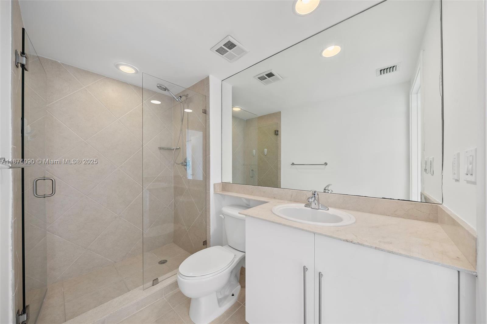 325 S Biscayne Blvd #3819, Miami FL 33131