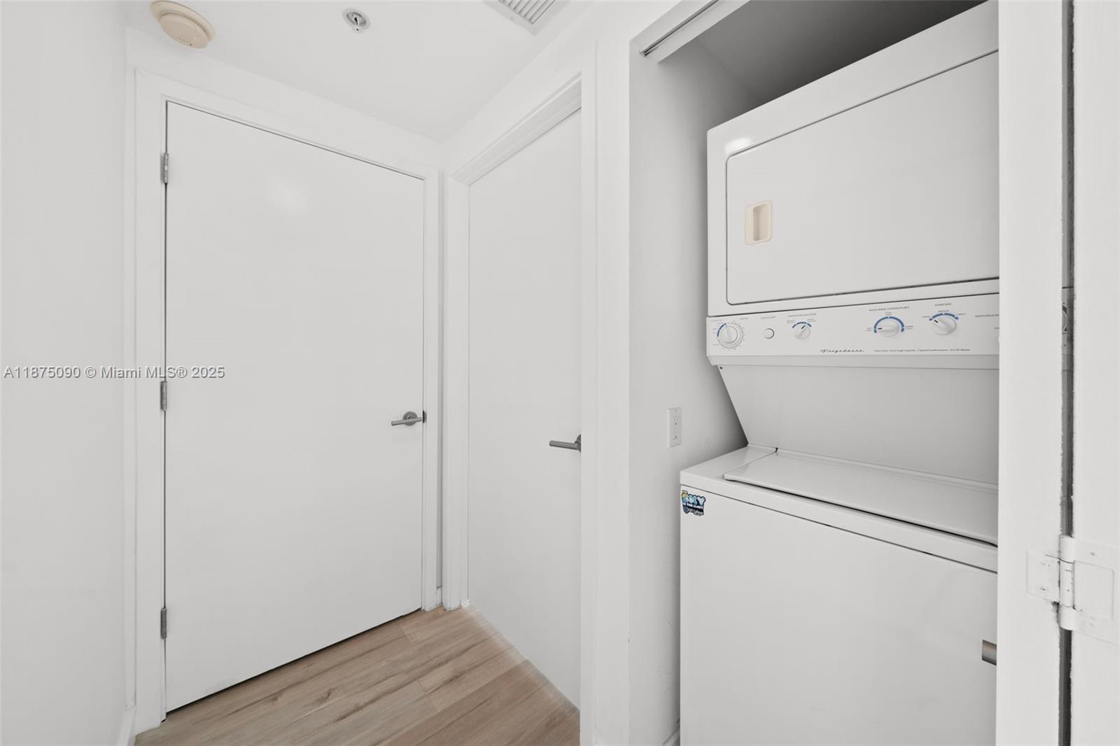 325 S Biscayne Blvd #3819, Miami FL 33131