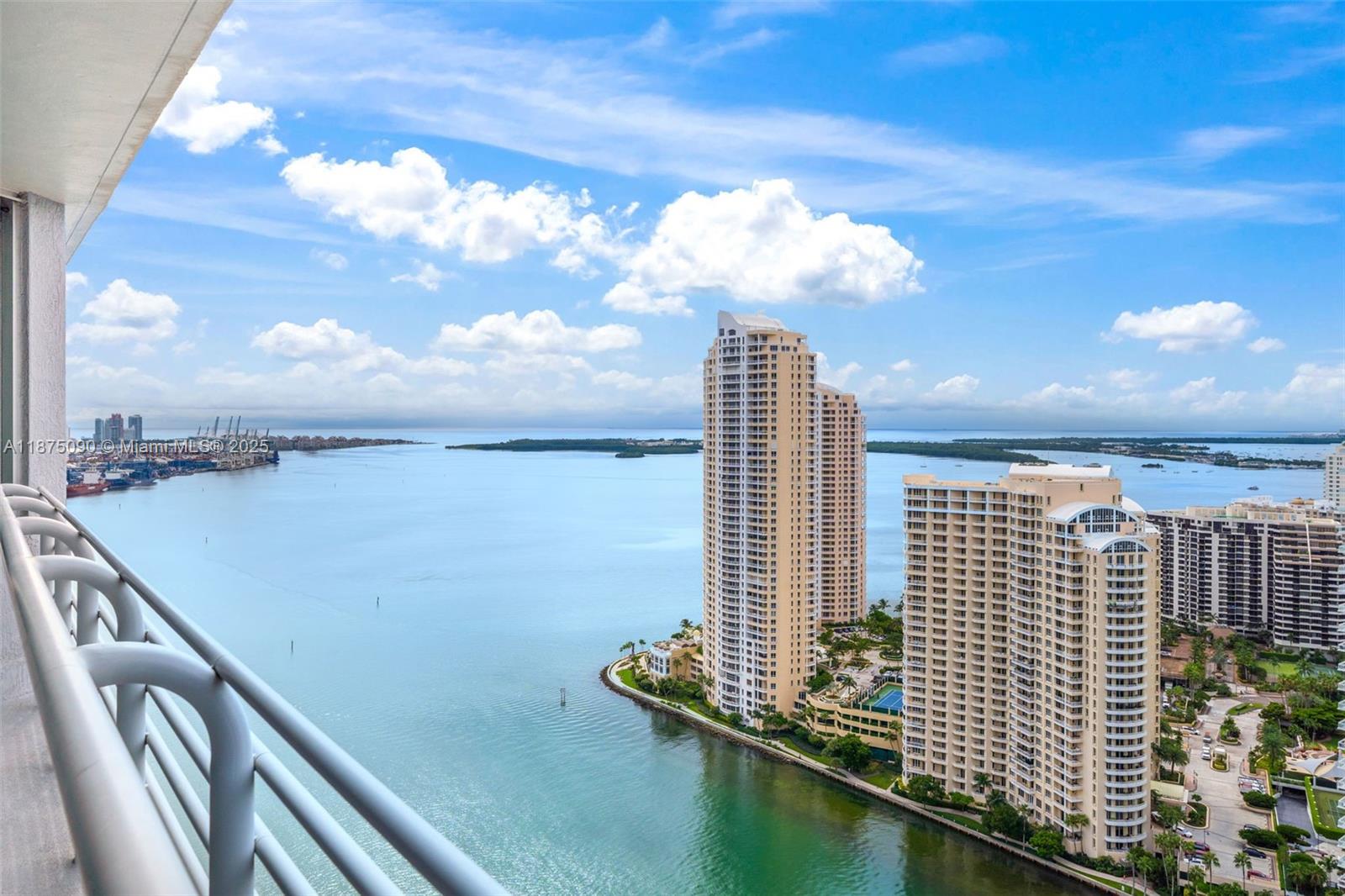 325 S Biscayne Blvd #3819, Miami FL 33131