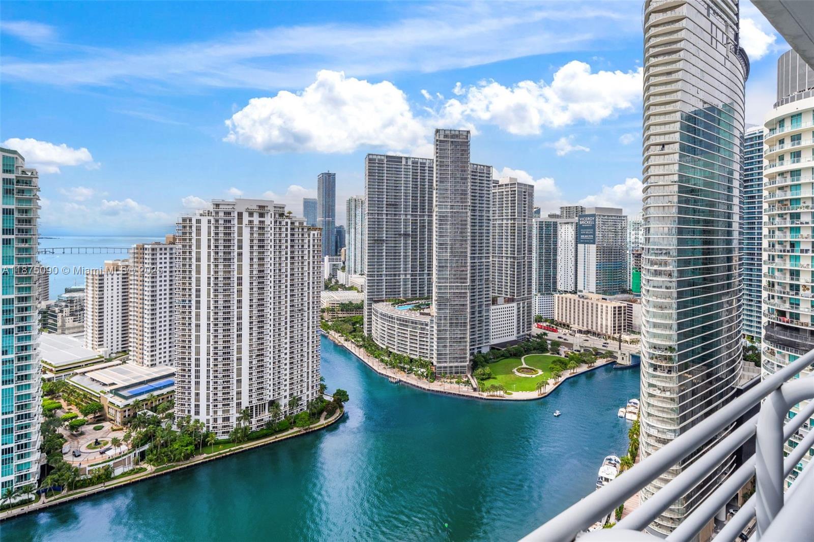 325 S Biscayne Blvd #3819, Miami FL 33131