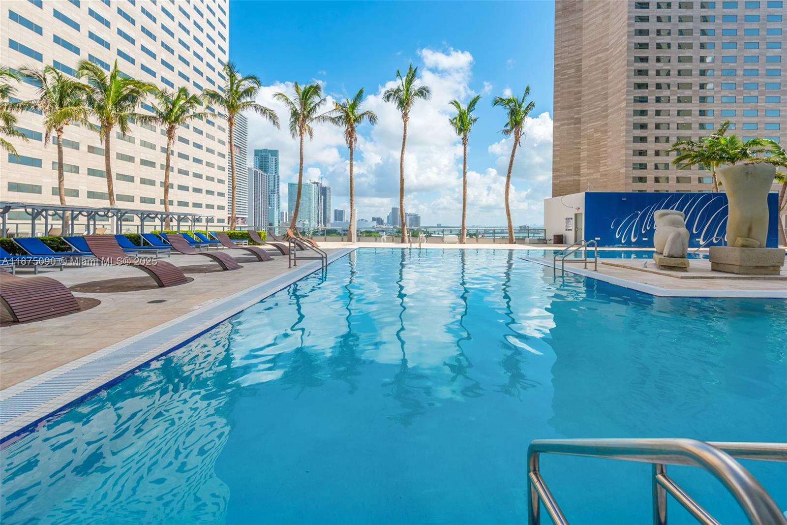 325 S Biscayne Blvd #3819, Miami FL 33131