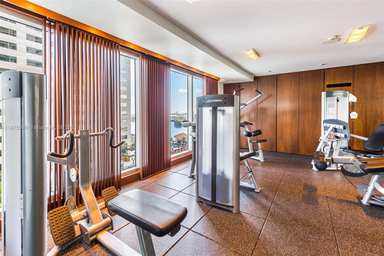 325 S Biscayne Blvd #3819, Miami FL 33131