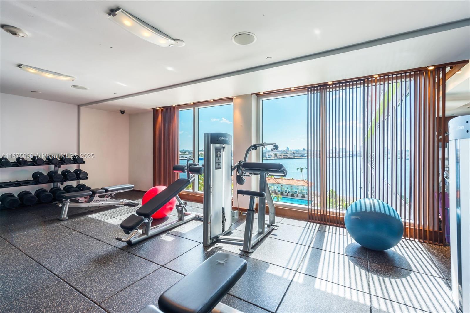325 S Biscayne Blvd #3819, Miami FL 33131
