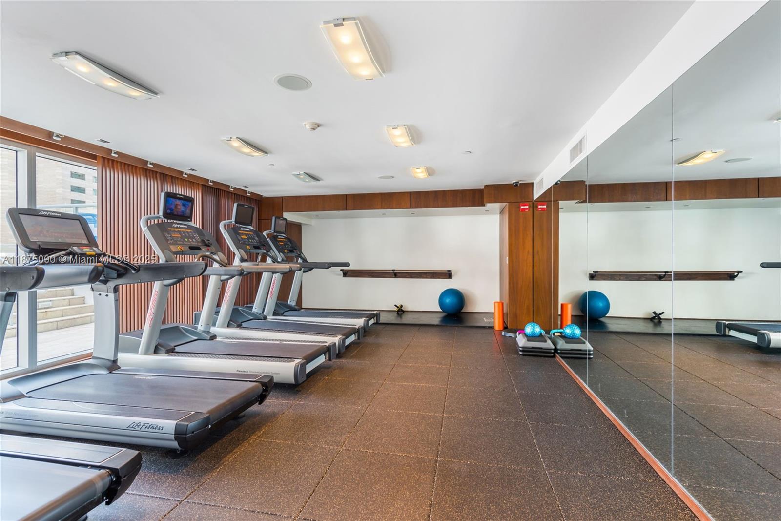 325 S Biscayne Blvd #3819, Miami FL 33131