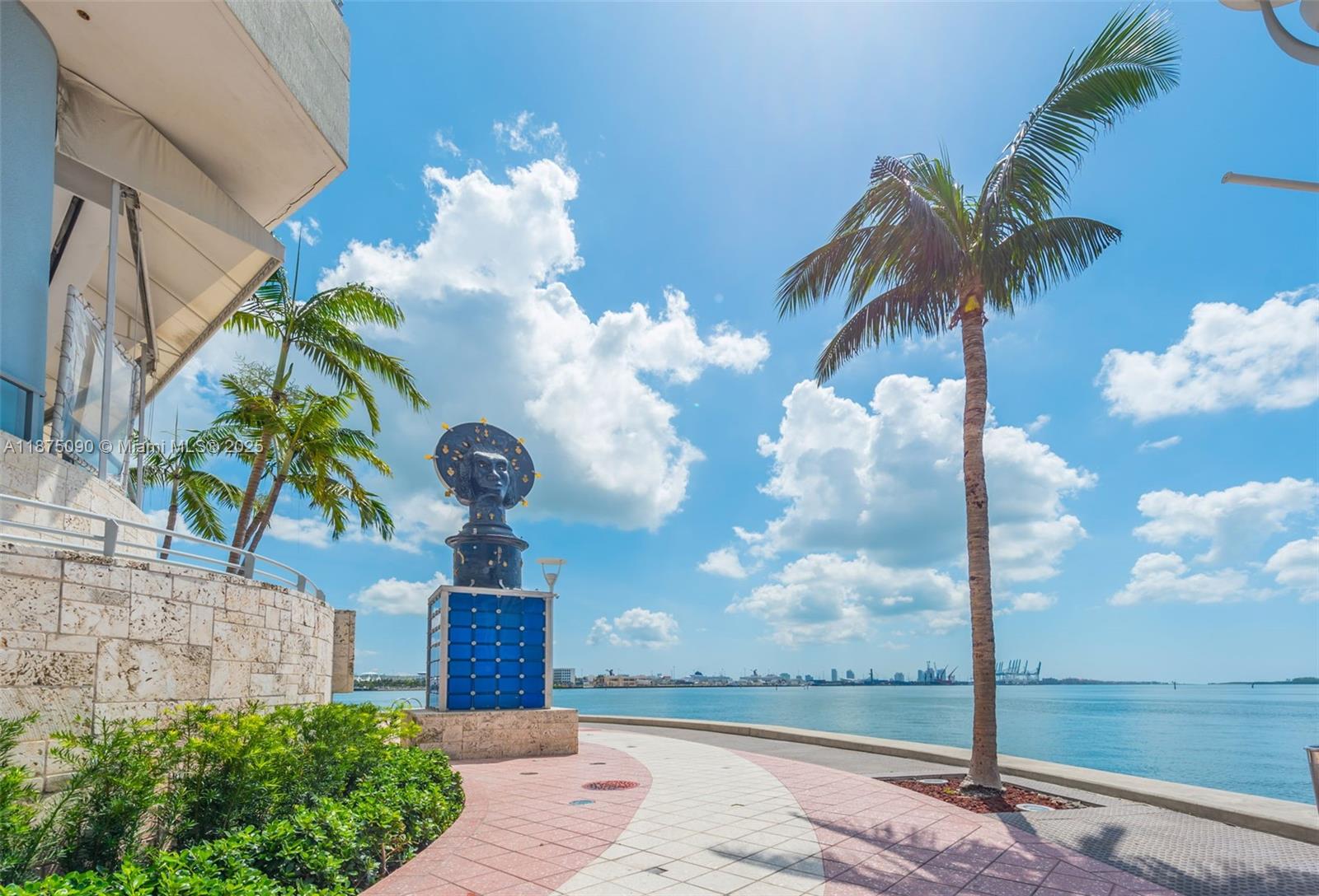 325 S Biscayne Blvd #3819, Miami FL 33131
