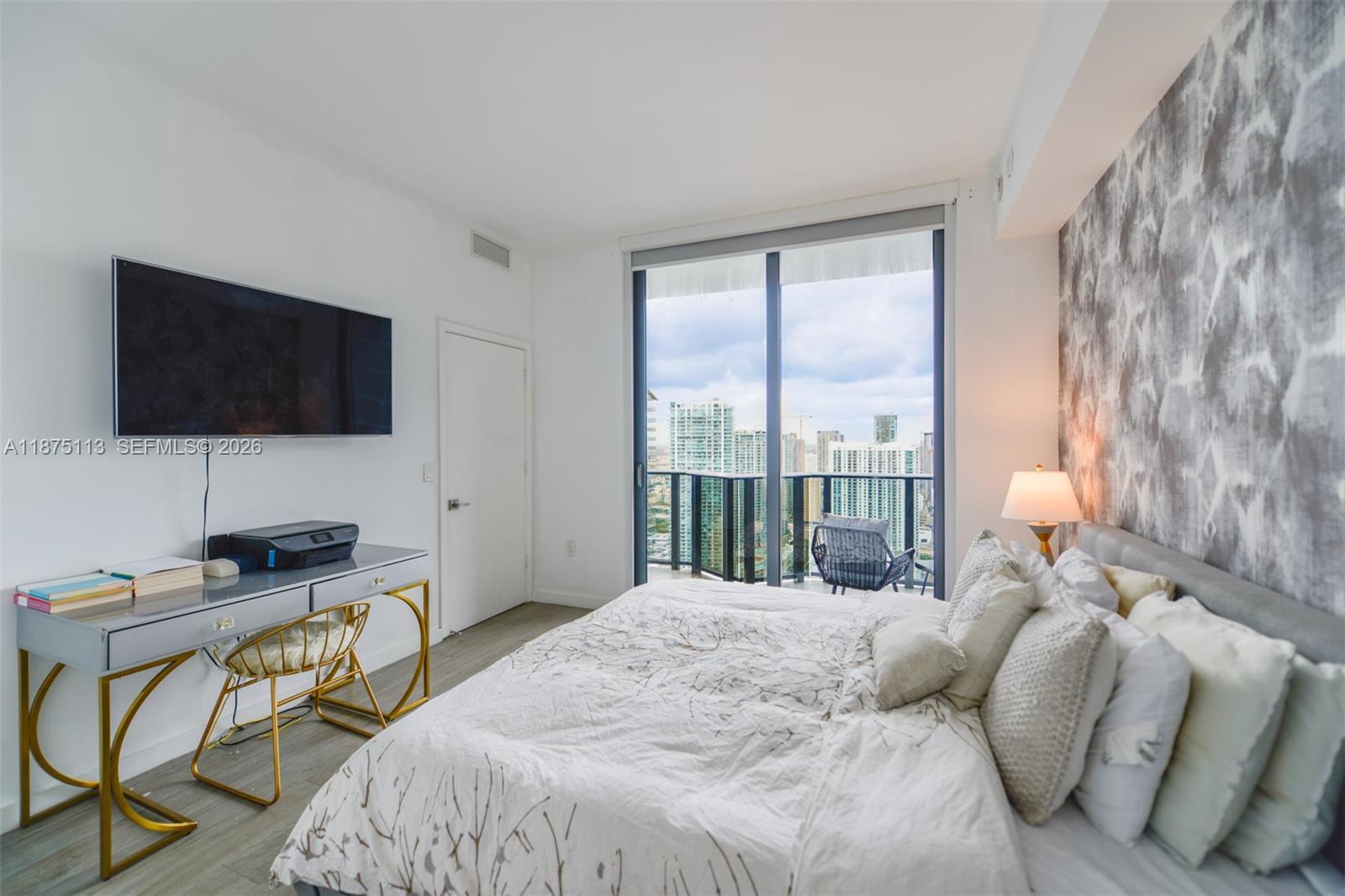 45 SW 9th ST #4108, Miami FL 33130