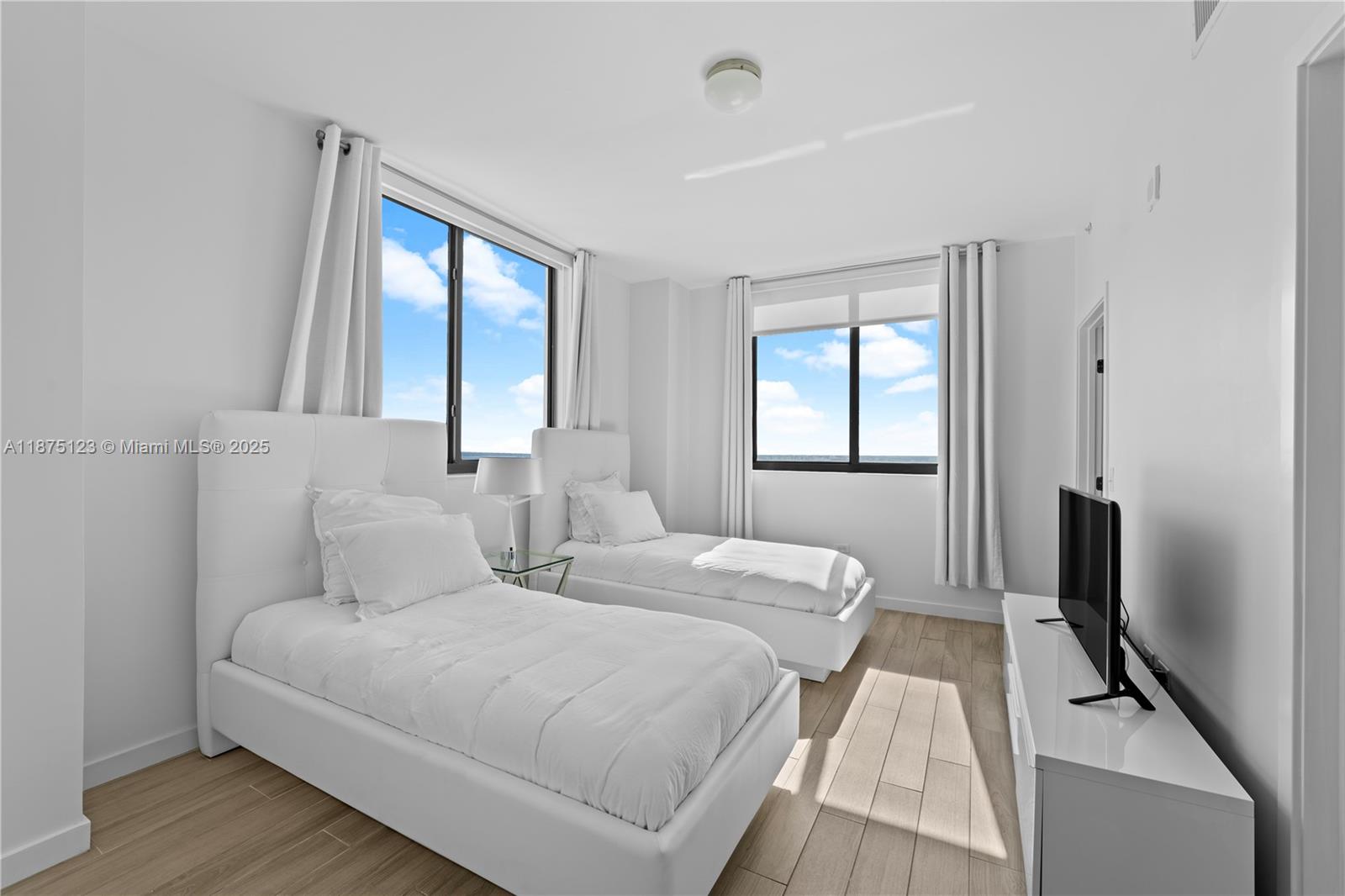 999 SW 1st Ave #3304, Miami FL 33130