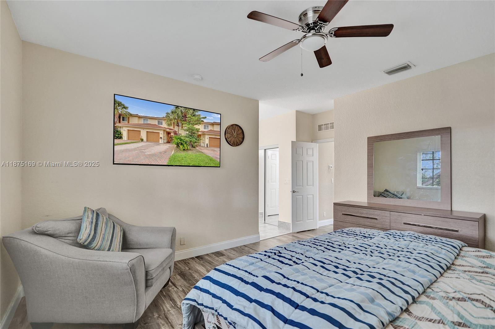 3237 NW 32nd Ter, Oakland Park FL 33309
