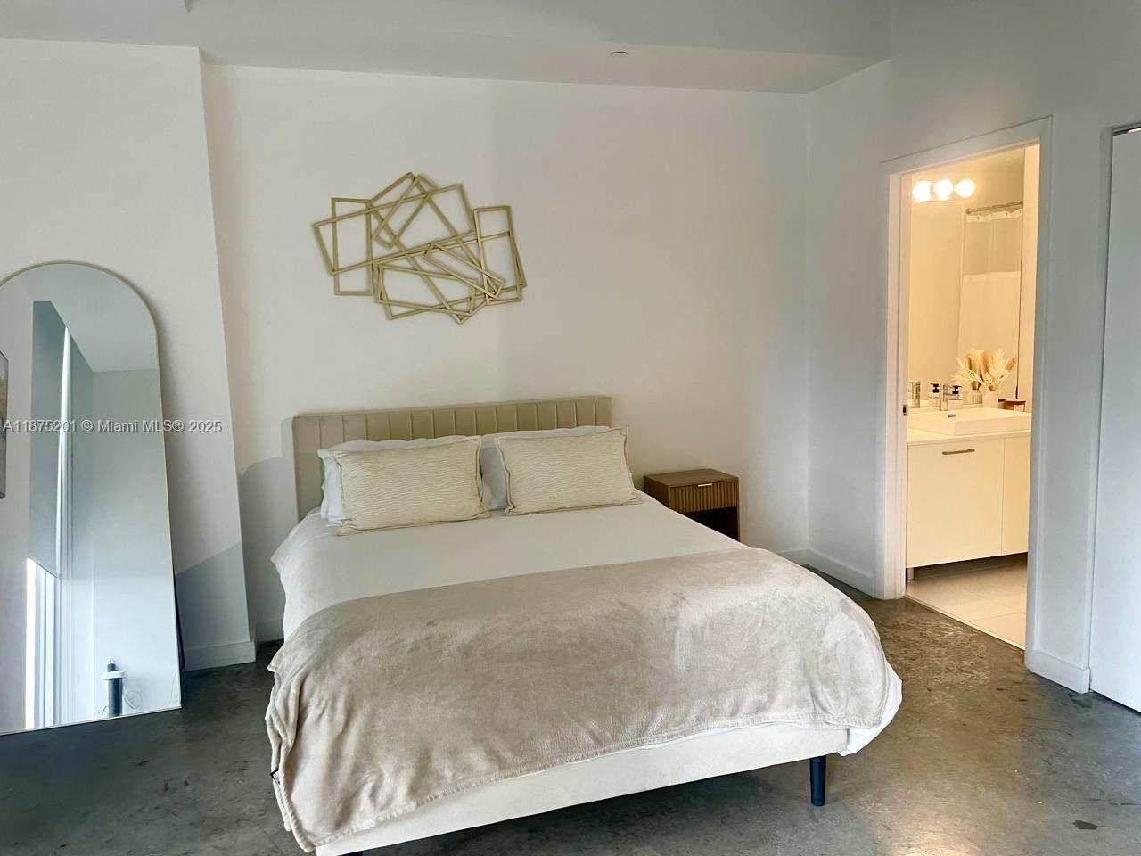 151 SE 1st St #2807, Miami FL 33131