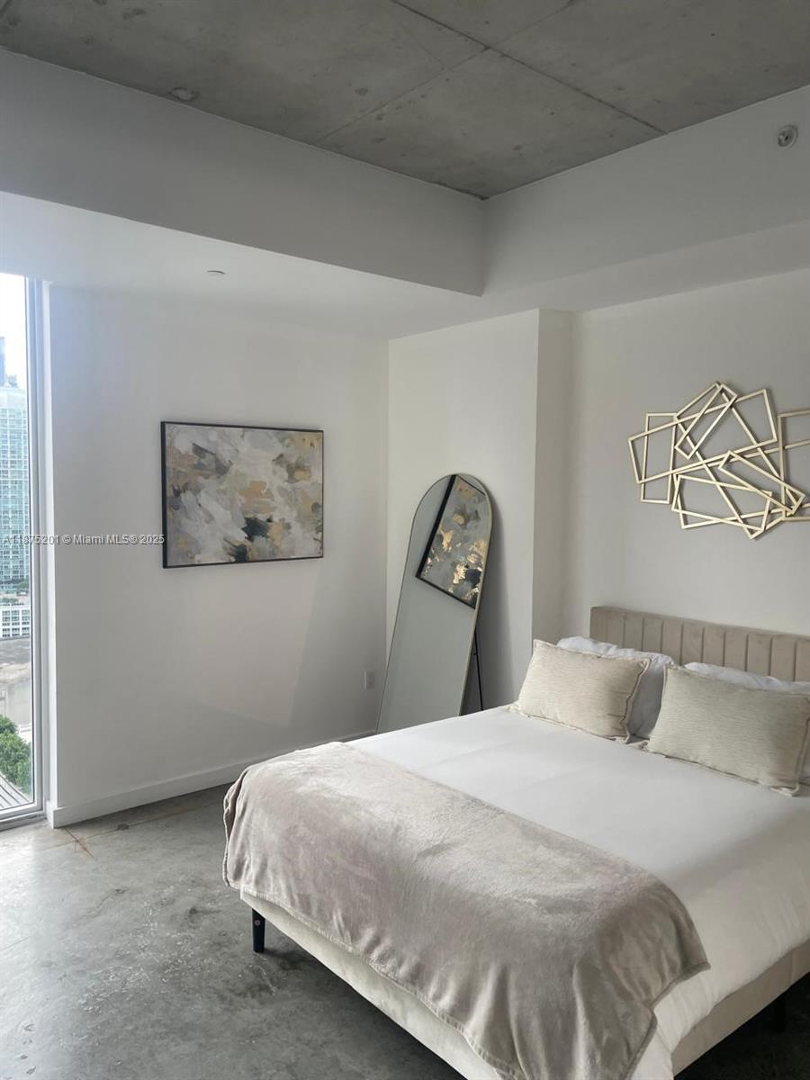 151 SE 1st St #2807, Miami FL 33131
