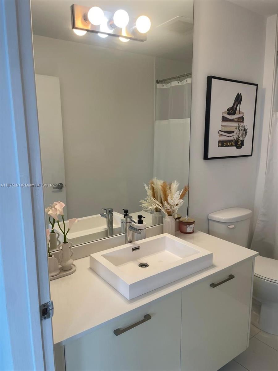 151 SE 1st St #2807, Miami FL 33131