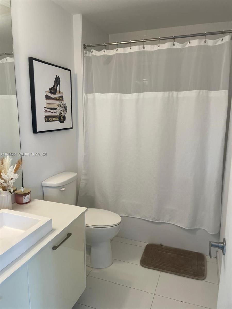 151 SE 1st St #2807, Miami FL 33131