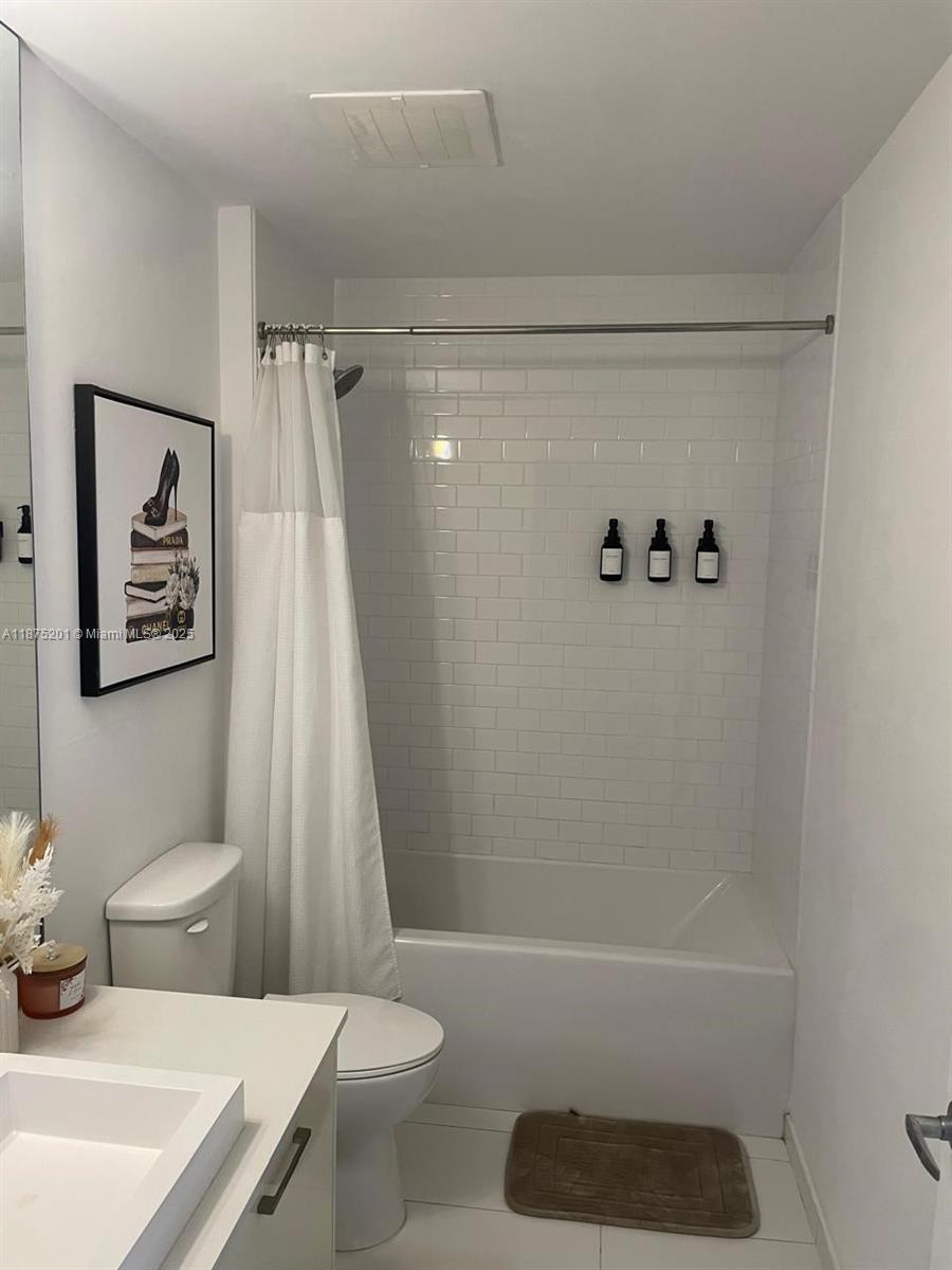 151 SE 1st St #2807, Miami FL 33131