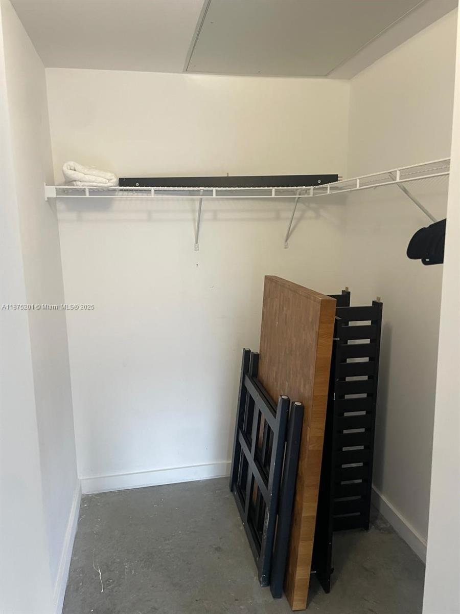 151 SE 1st St #2807, Miami FL 33131