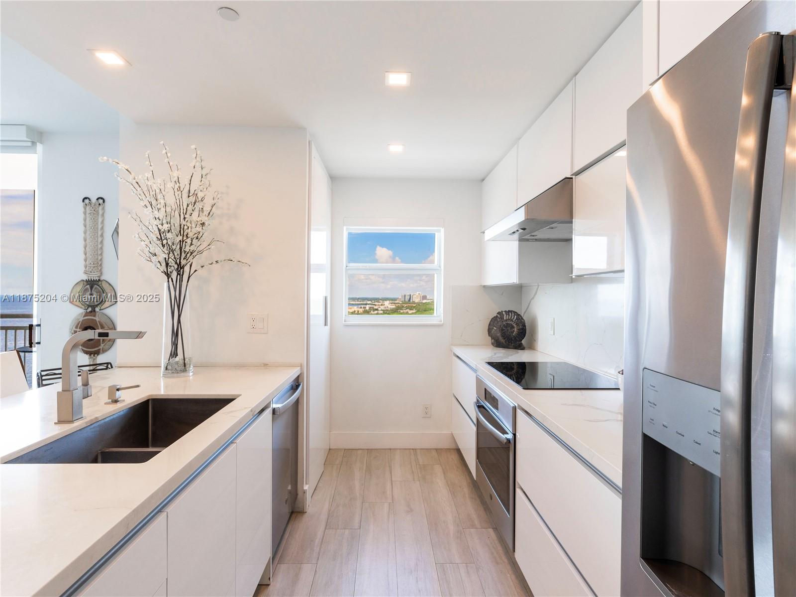 2475 Brickell Ave #2401, Miami FL 33129