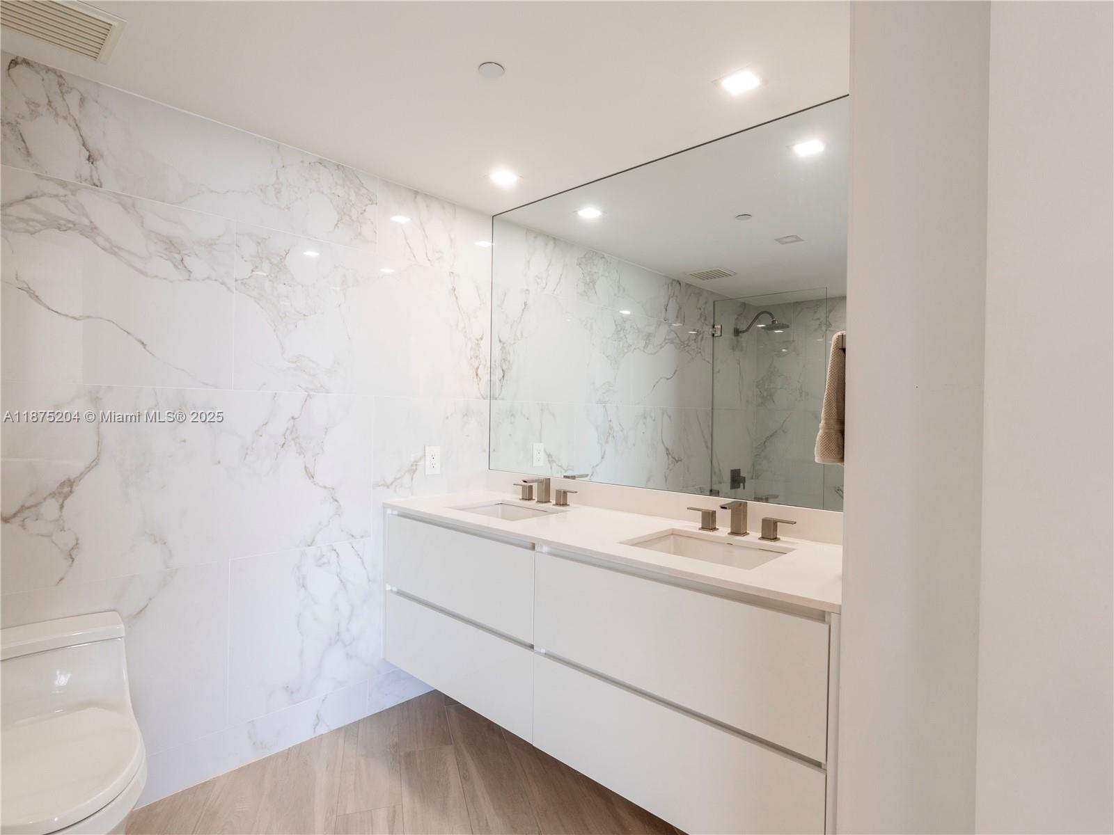 2475 Brickell Ave #2401, Miami FL 33129