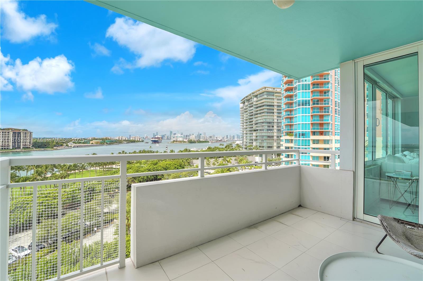 400 S Pointe Dr #901, Miami Beach FL 33139