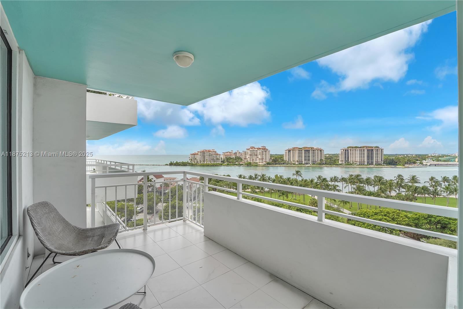 400 S Pointe Dr #901, Miami Beach FL 33139
