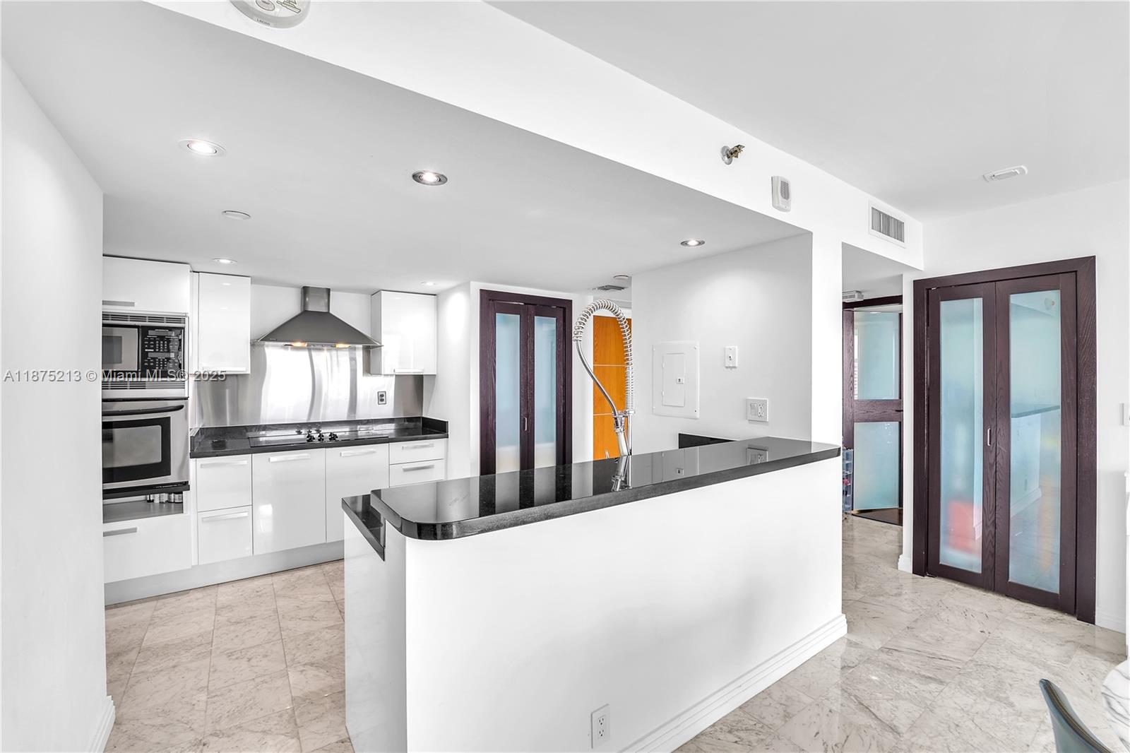 400 S Pointe Dr #901, Miami Beach FL 33139