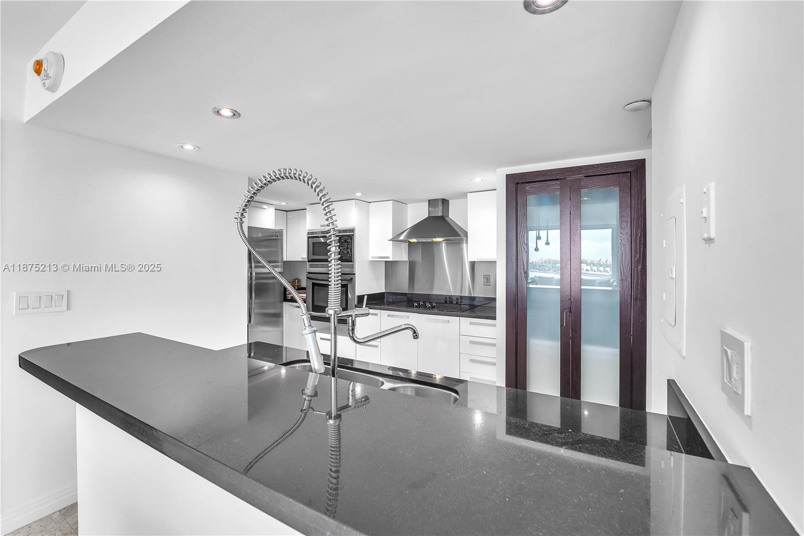 400 S Pointe Dr #901, Miami Beach FL 33139