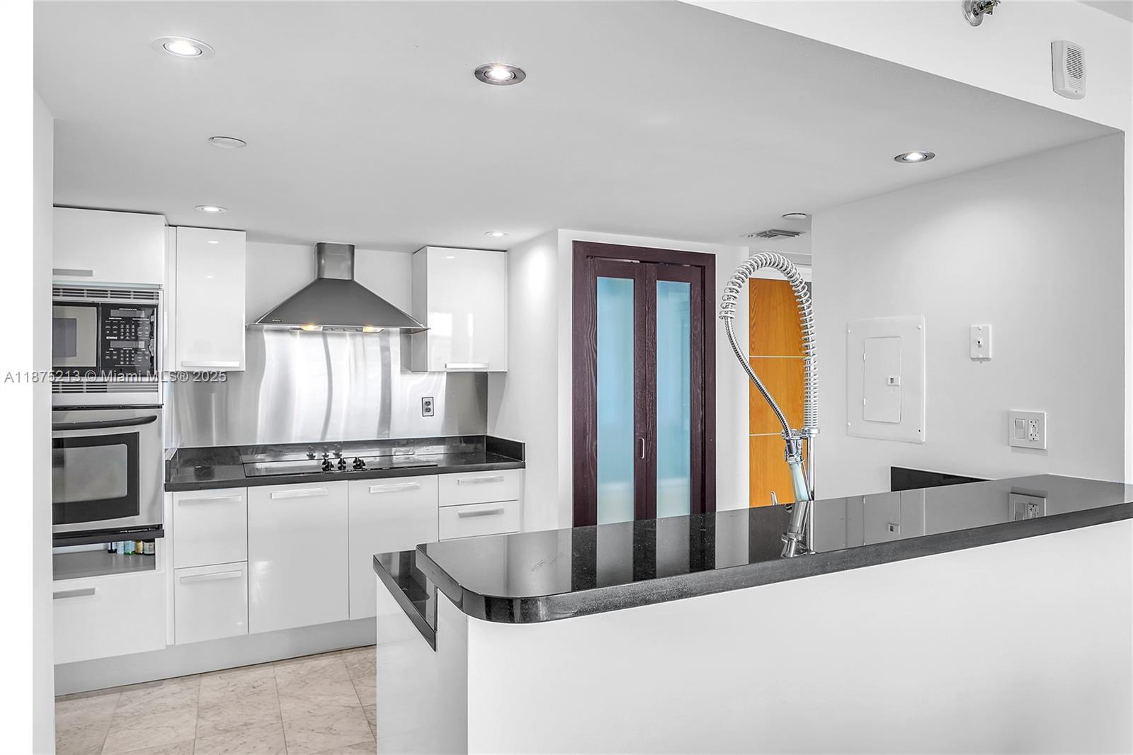 400 S Pointe Dr #901, Miami Beach FL 33139