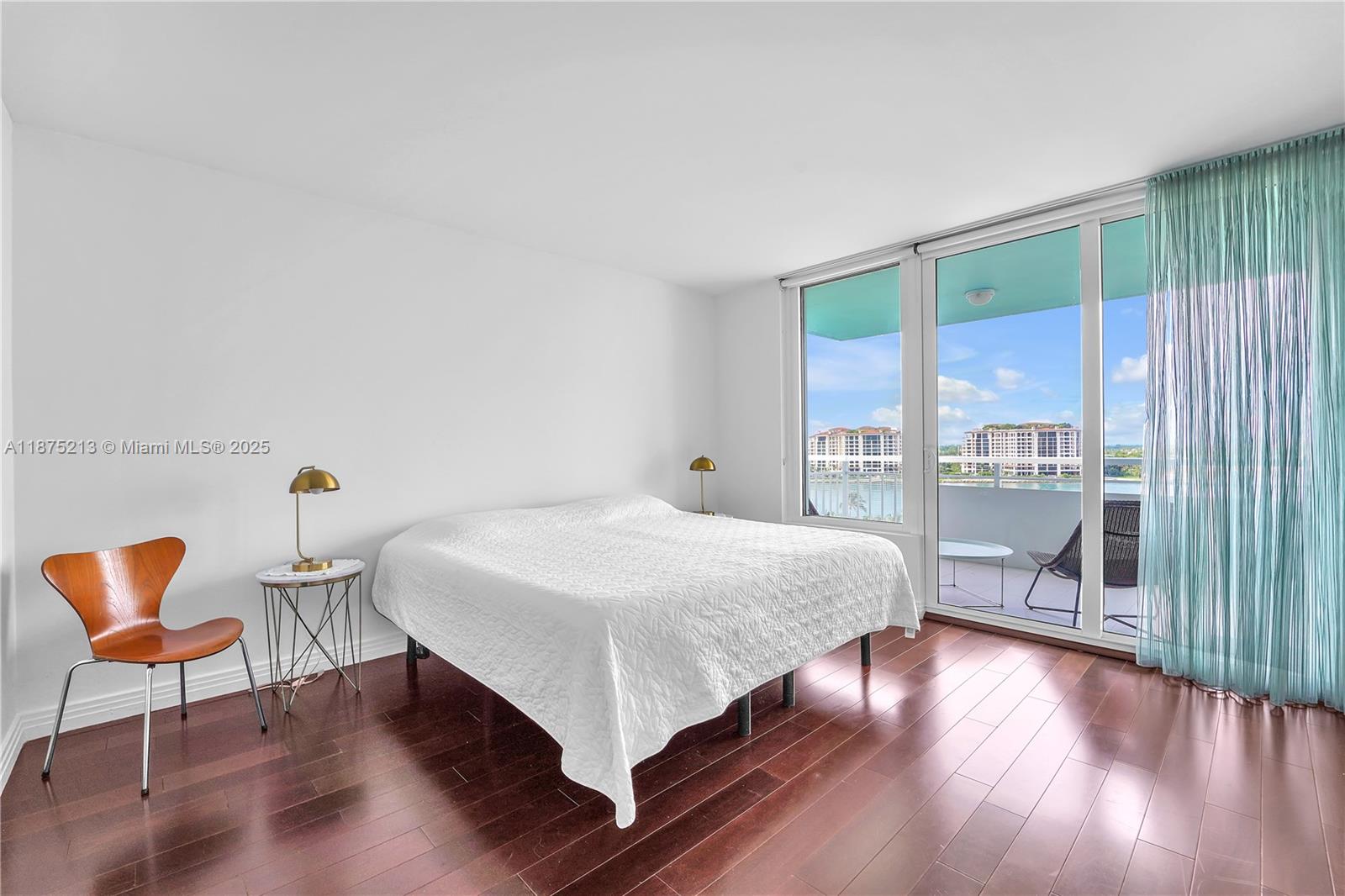 400 S Pointe Dr #901, Miami Beach FL 33139