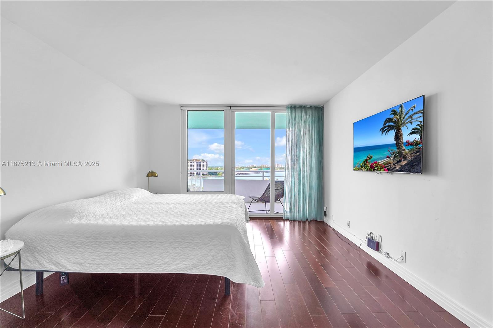 400 S Pointe Dr #901, Miami Beach FL 33139