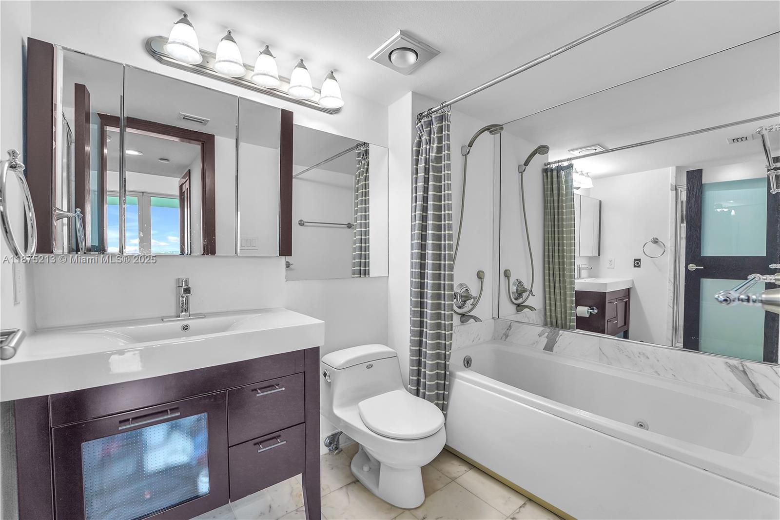 400 S Pointe Dr #901, Miami Beach FL 33139
