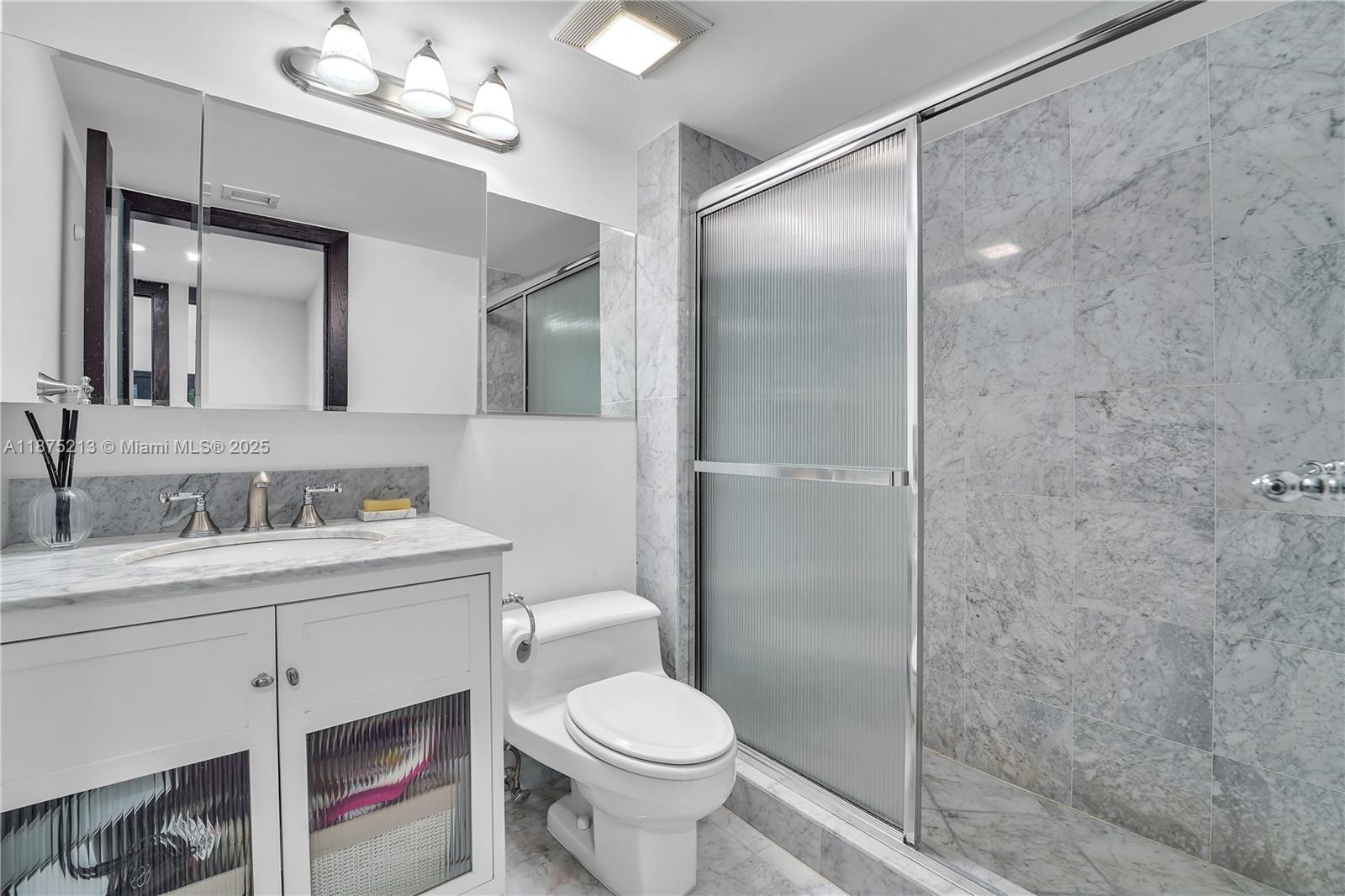 400 S Pointe Dr #901, Miami Beach FL 33139