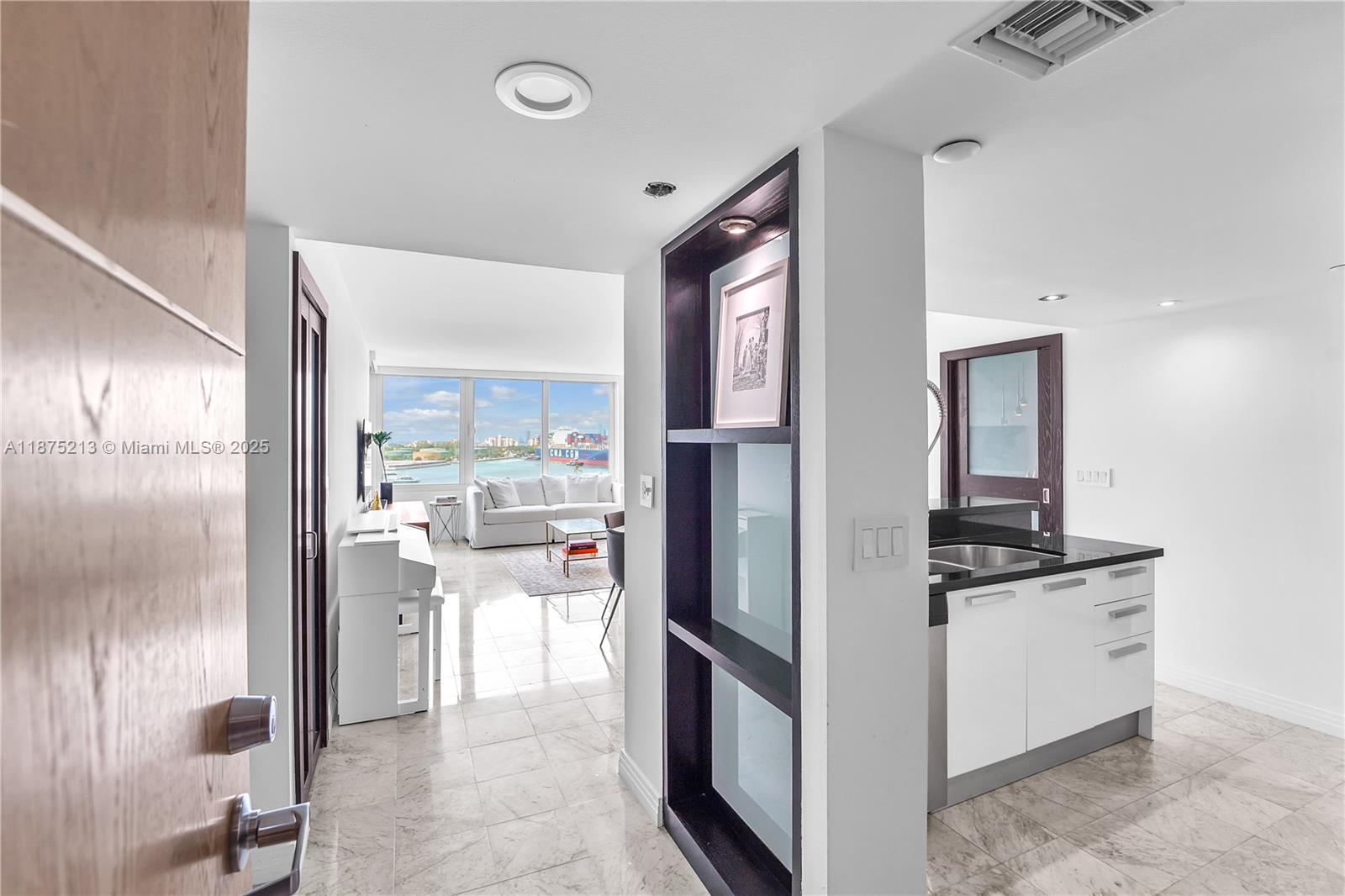 400 S Pointe Dr #901, Miami Beach FL 33139