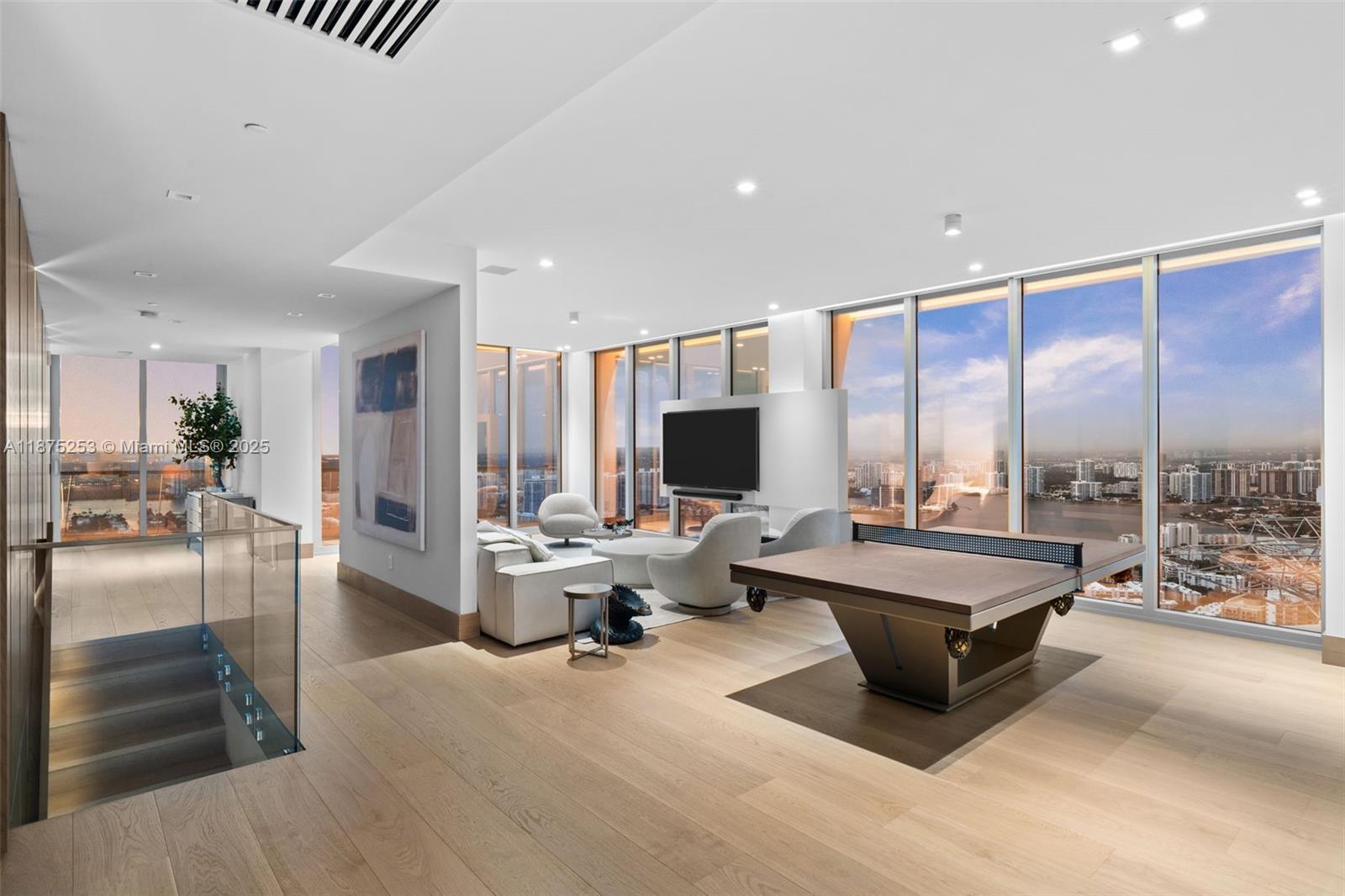 16901 Collins Ave #5105, Sunny Isles Beach FL 33160