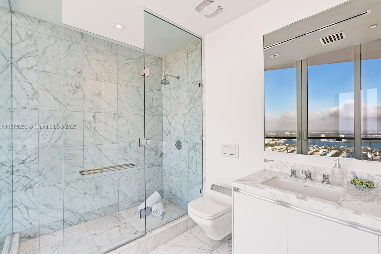 16901 Collins Ave #5105, Sunny Isles Beach FL 33160