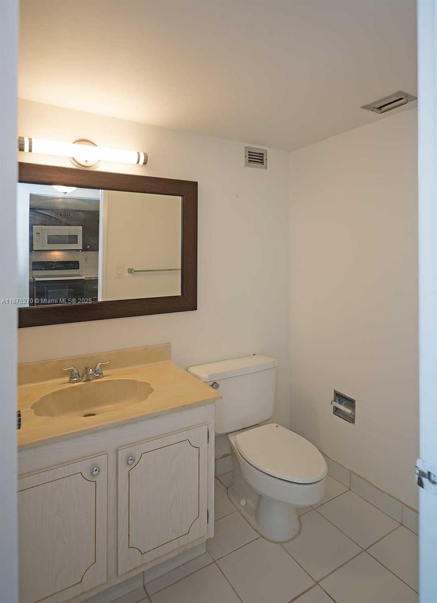 1901 Brickell Ave #B2205, Miami FL 33129