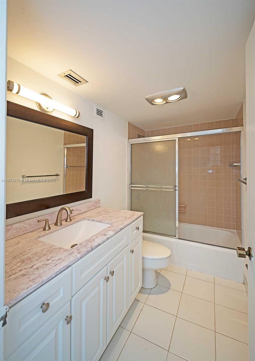 1901 Brickell Ave #B2205, Miami FL 33129