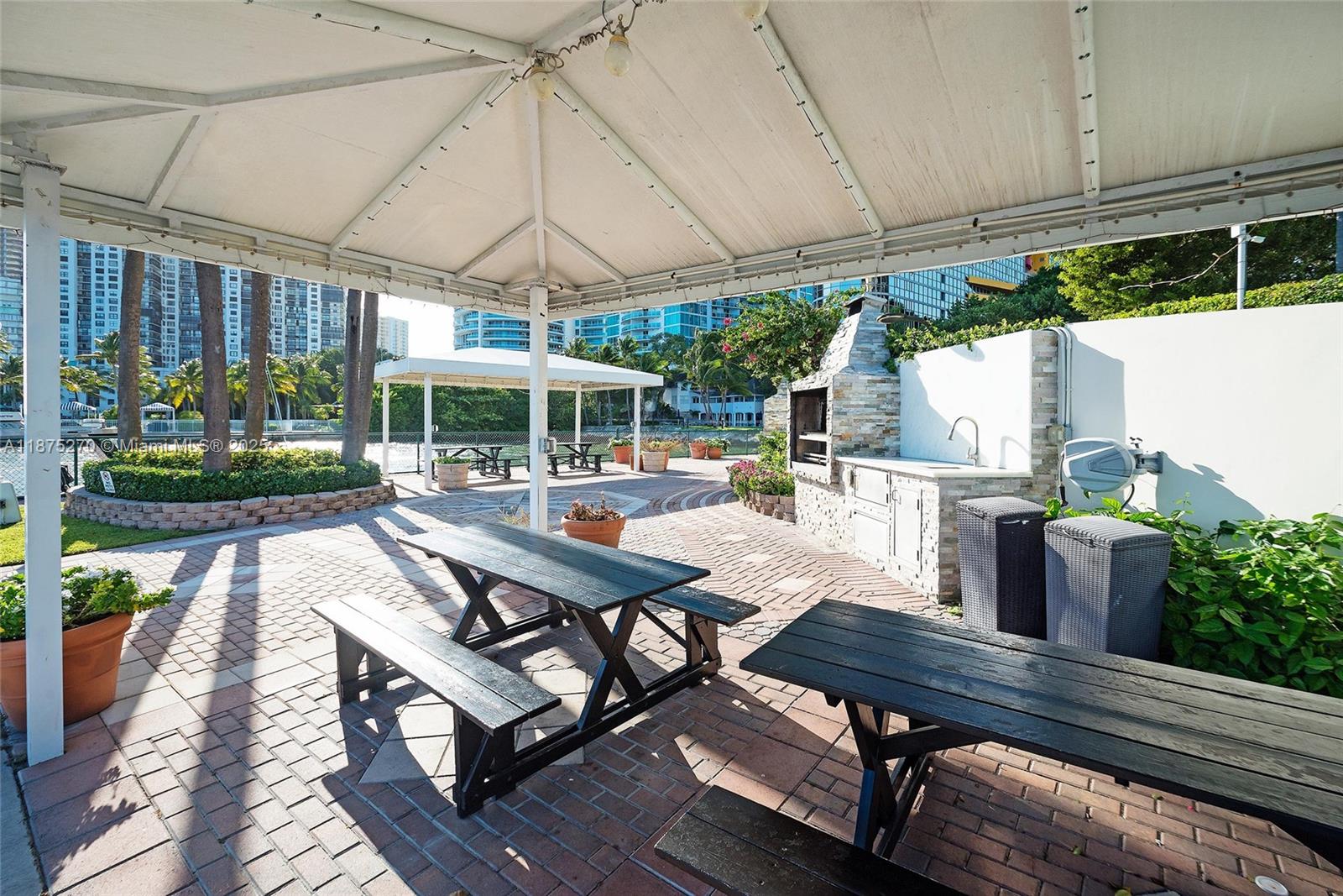 1901 Brickell Ave #B2205, Miami FL 33129