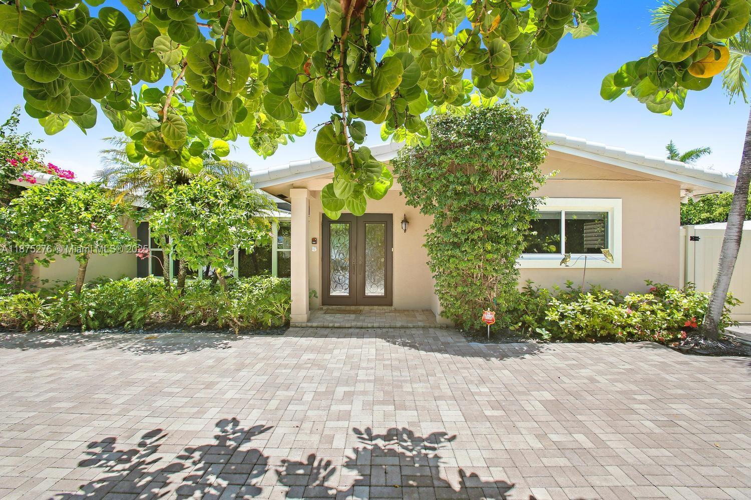 7050 NE 7th Ave, Boca Raton FL 33487