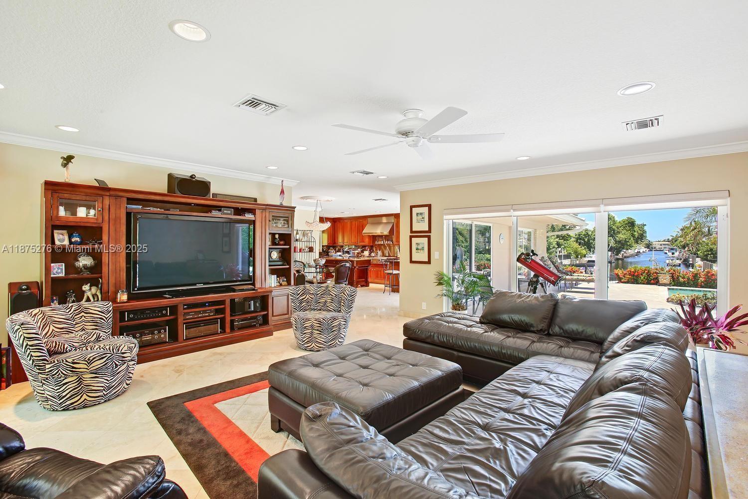 7050 NE 7th Ave, Boca Raton FL 33487