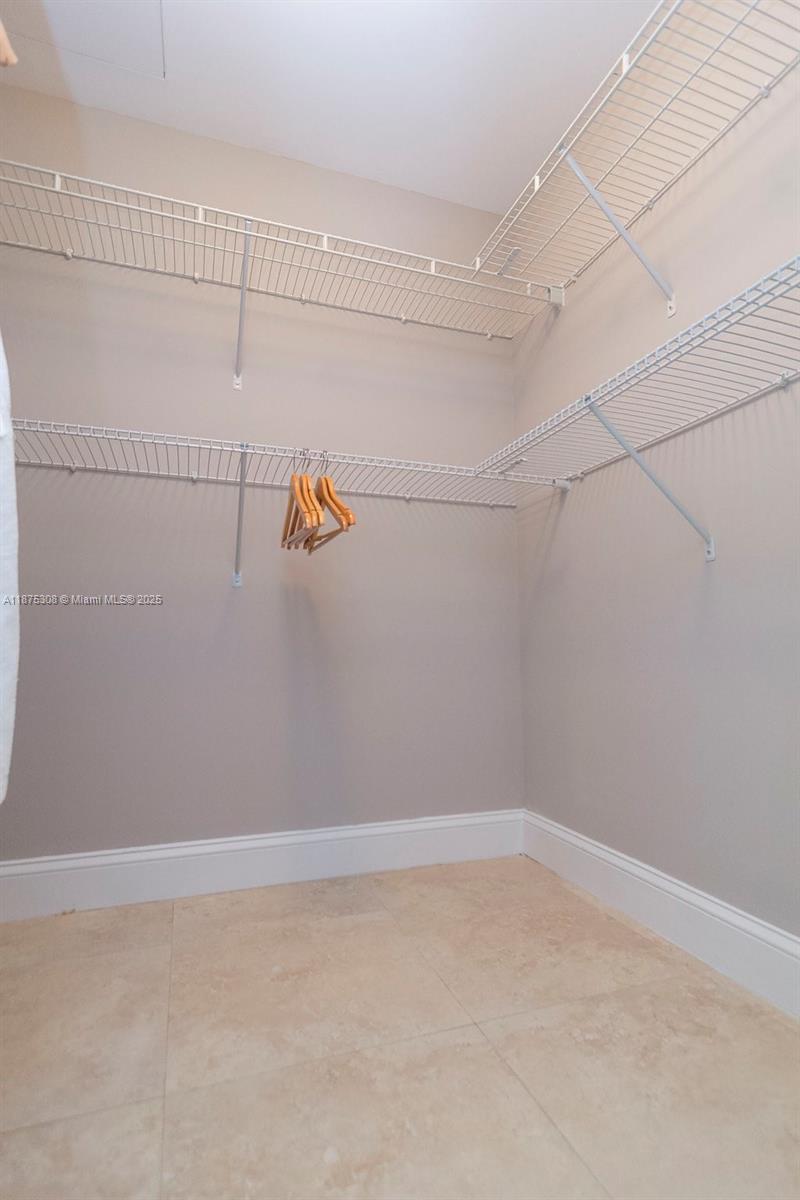 41 SE 5th St #1604, Miami FL 33131