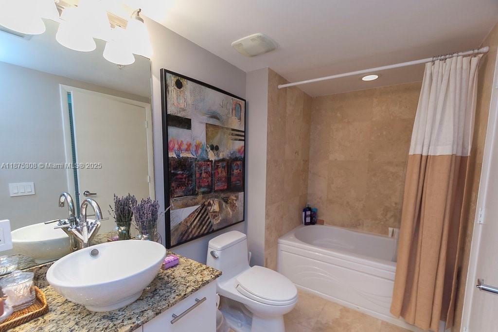 41 SE 5th St #1604, Miami FL 33131