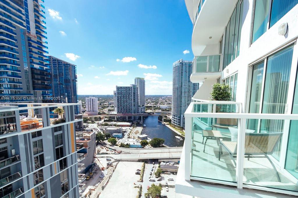 41 SE 5th St #1604, Miami FL 33131