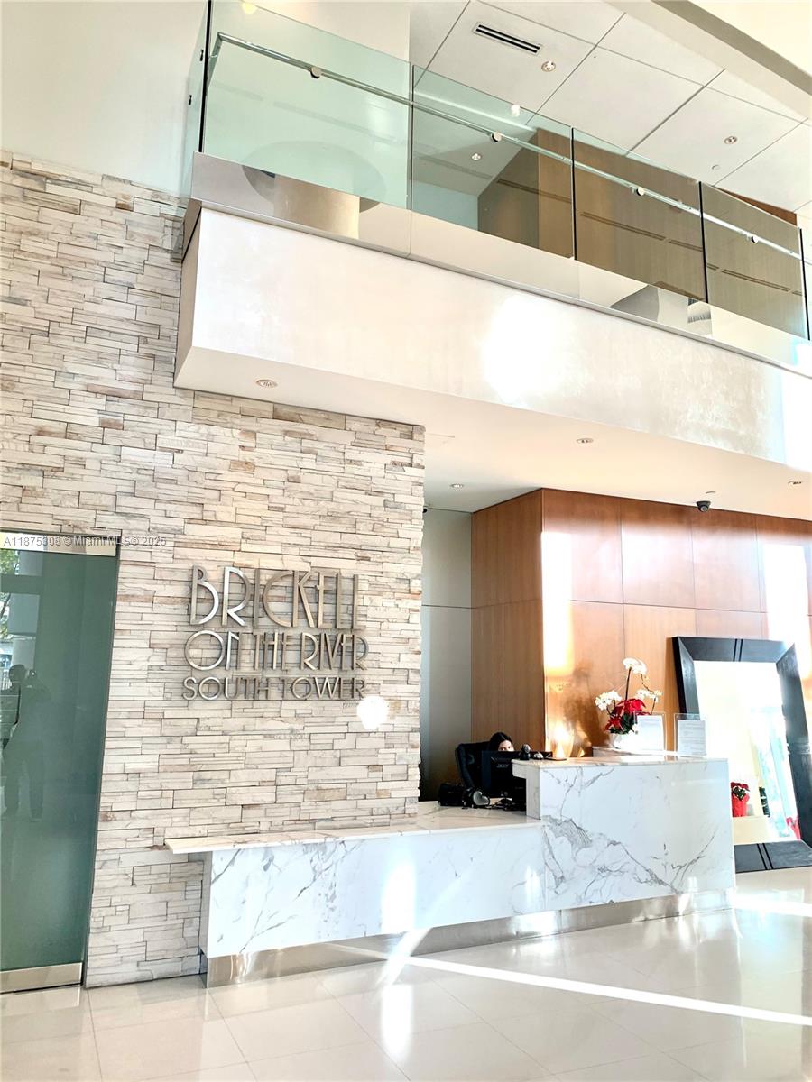 41 SE 5th St #1604, Miami FL 33131