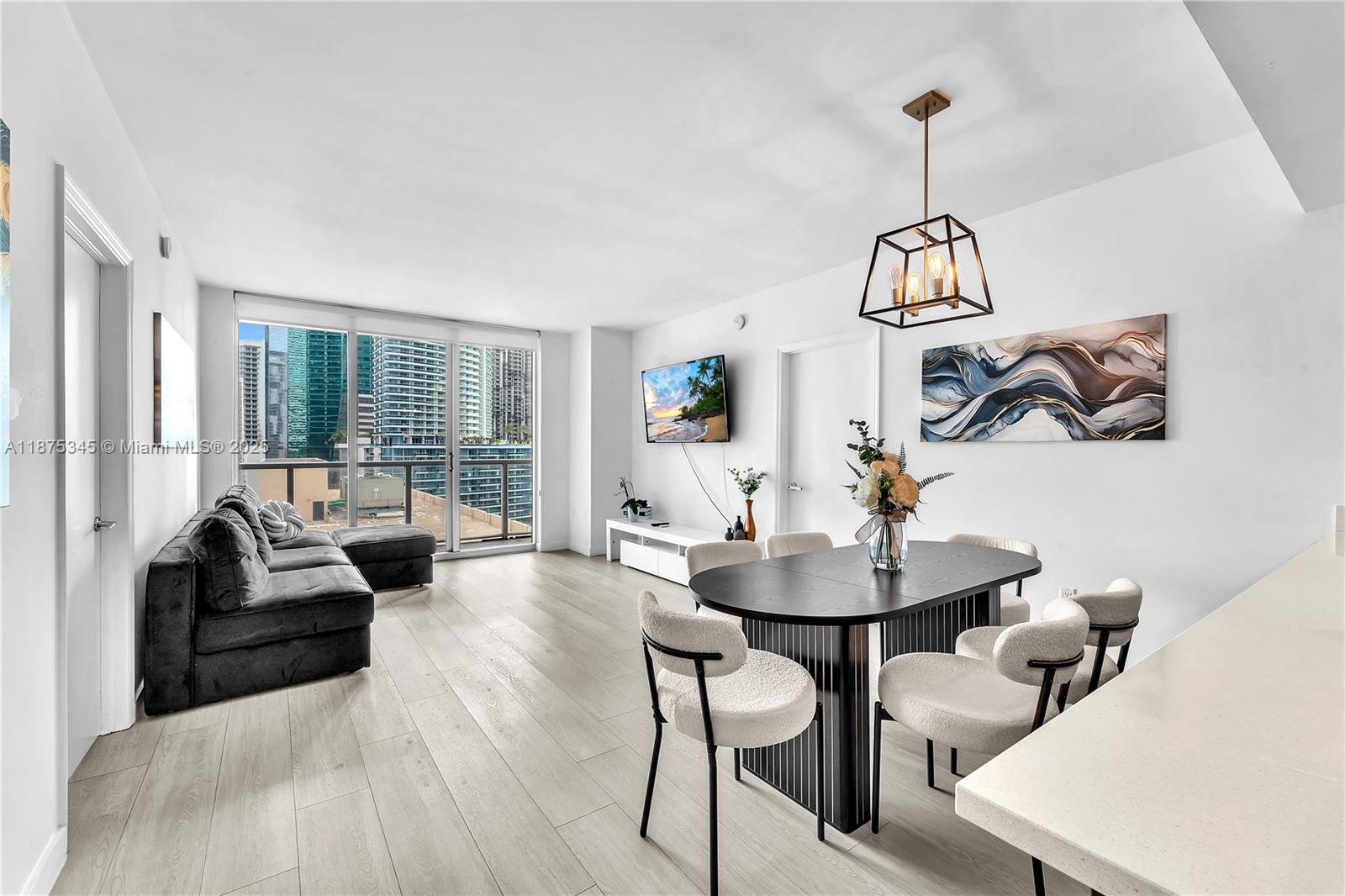500 Brickell Ave #1605, Miami FL 33131