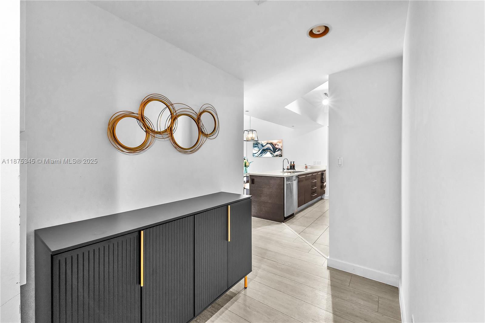 500 Brickell Ave #1605, Miami FL 33131