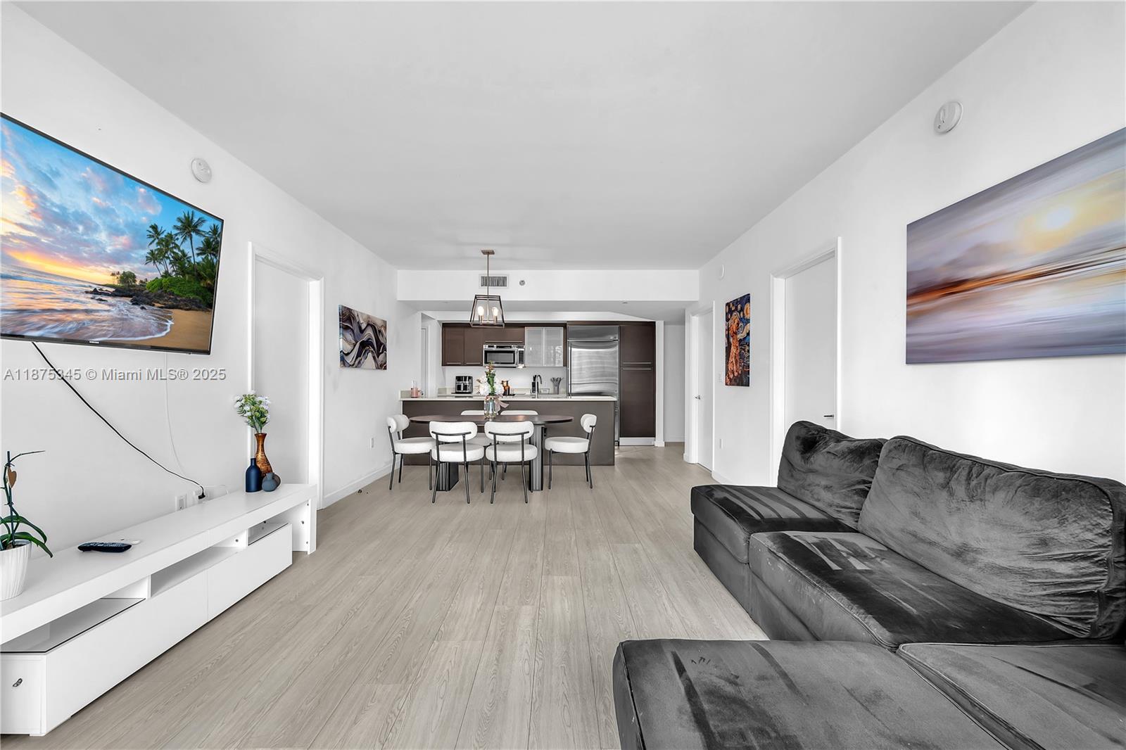500 Brickell Ave #1605, Miami FL 33131