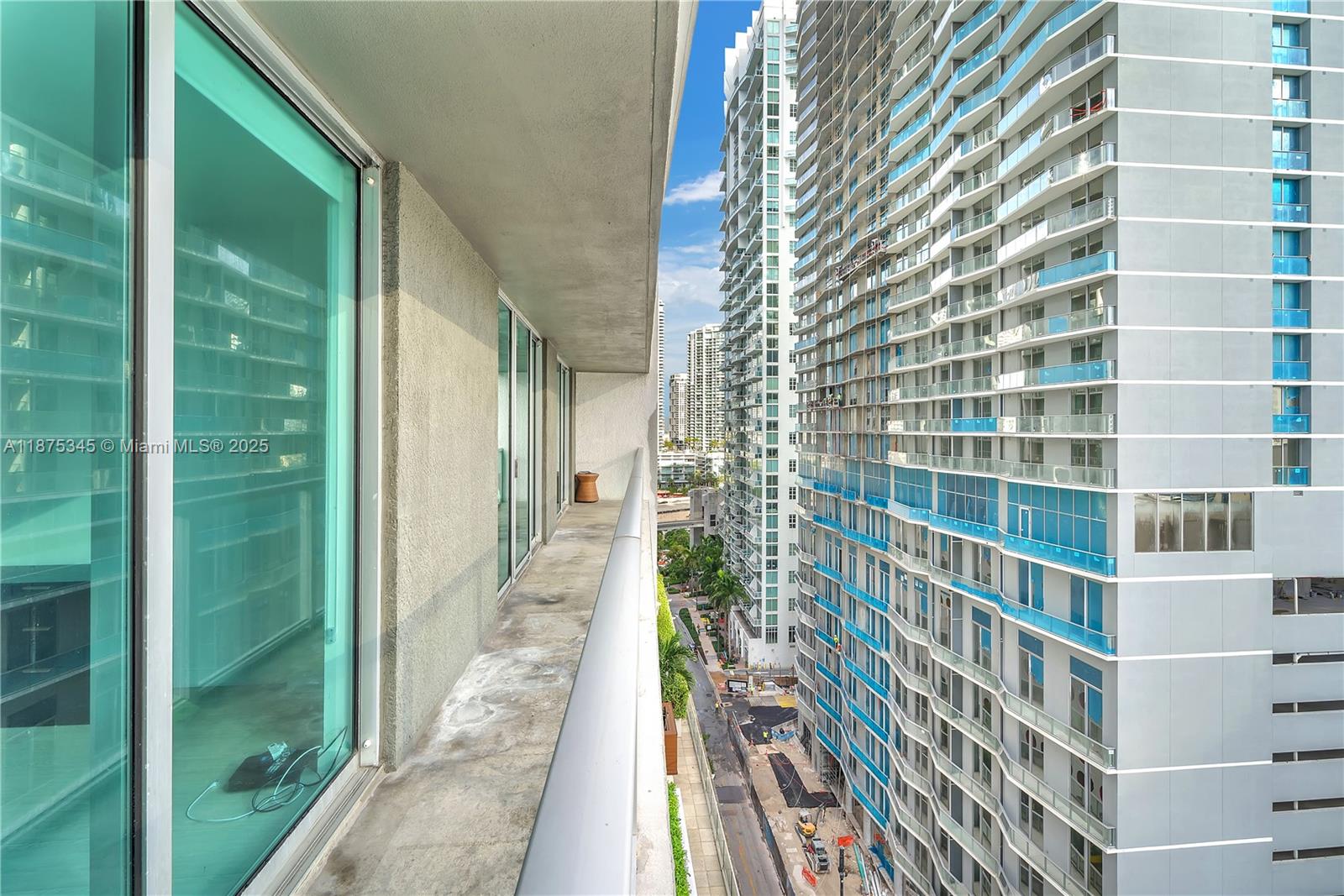 500 Brickell Ave #1605, Miami FL 33131