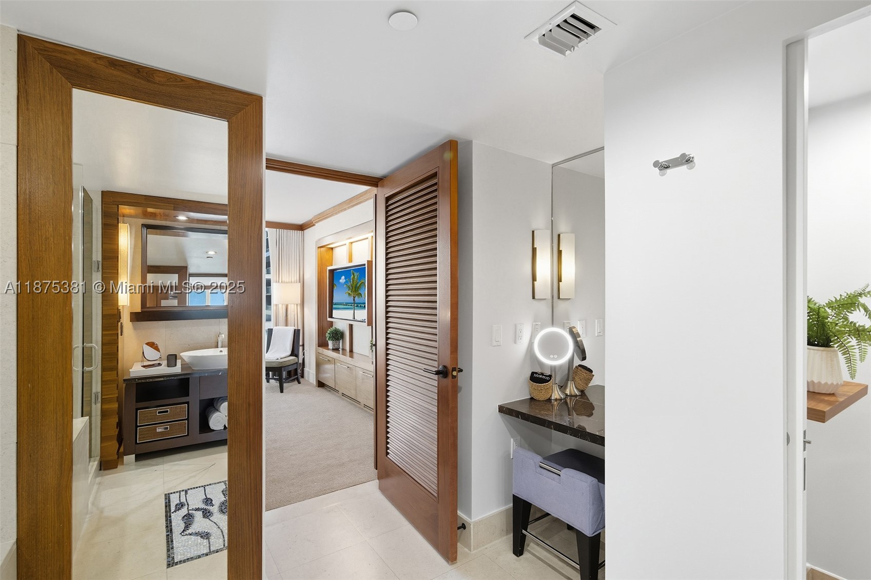 Miami Beach FL 33141 - A11875381